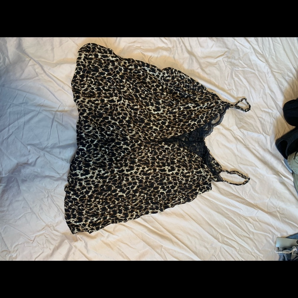 Cheetah Print V Neck Lace Tank Top
